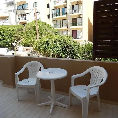 Aloe Aparthotel 2*